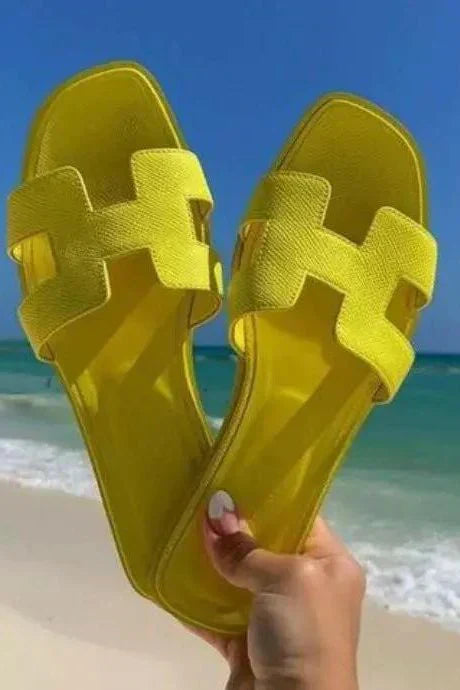 Styling-Guide: So kombinierst du die Luna Cut Ledersandale für jeden Anlass