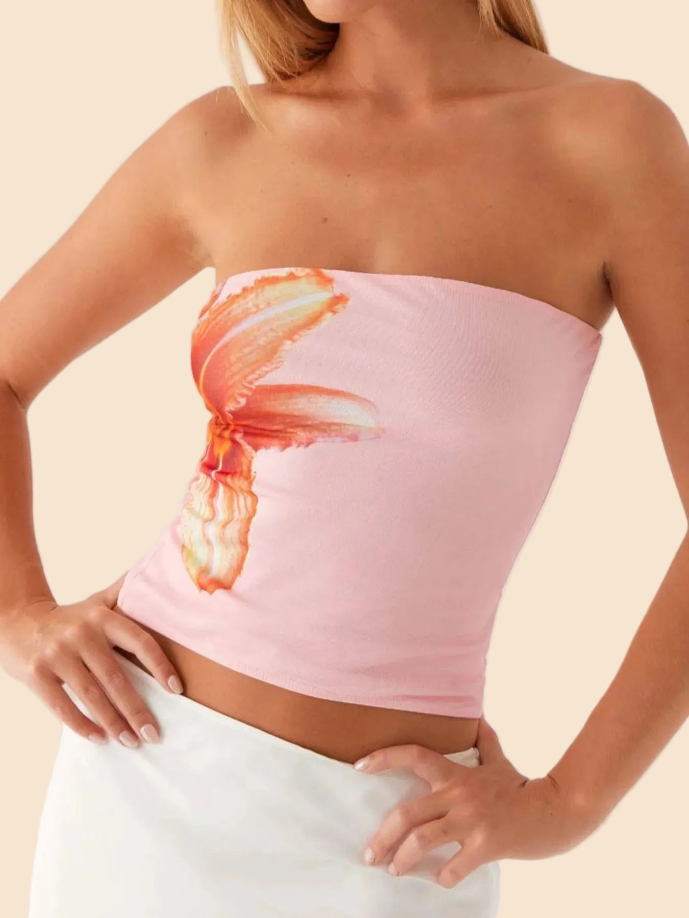 Rosa trägerloses Top mit Printmotiv vorne. 🌸