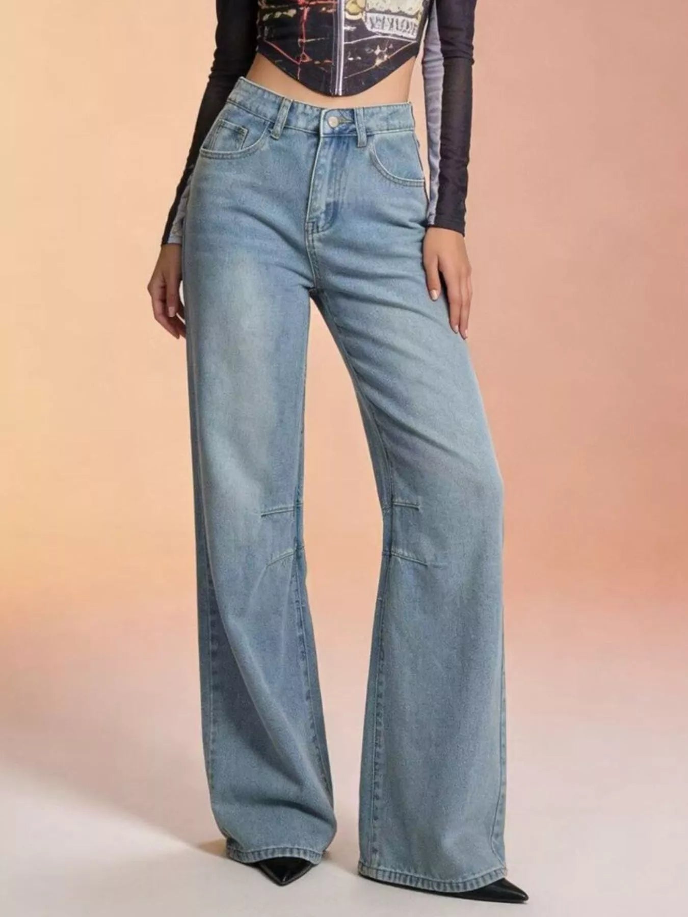 Trendige Damenmode von Velora Lux: Diese Jeans passt perfekt zum Casual-Friday im Job und für urbane Styles.