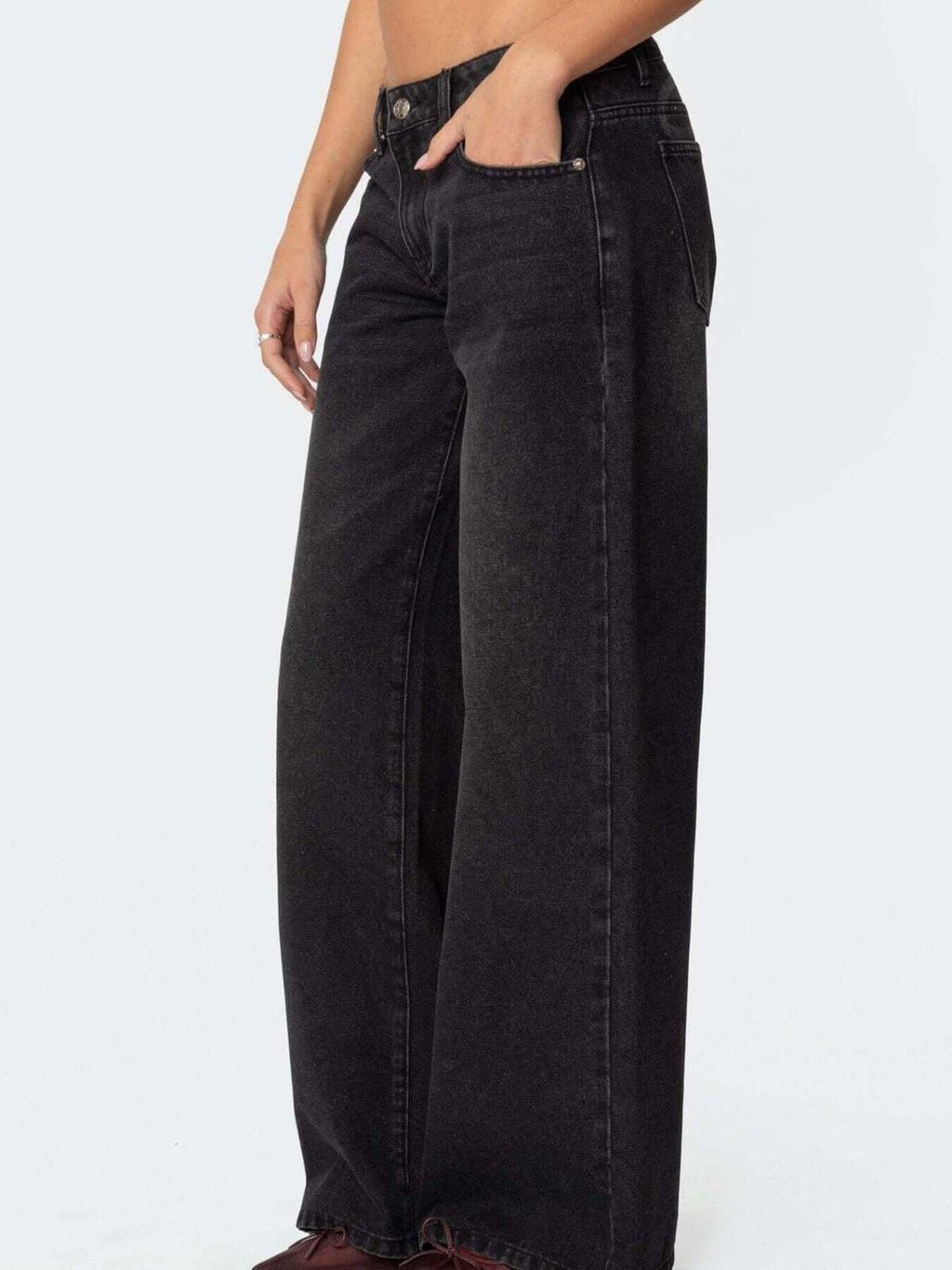 Vintage Wash Wide Leg Jeans 9d042b07-b62d-4f01-93d3-6a008a0b7f9e-Max