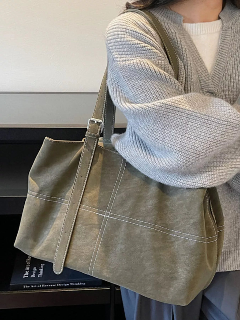 Juno - Tote Bag in elegant Olive Green, ideal for women seeking style and functionality for everyday use.