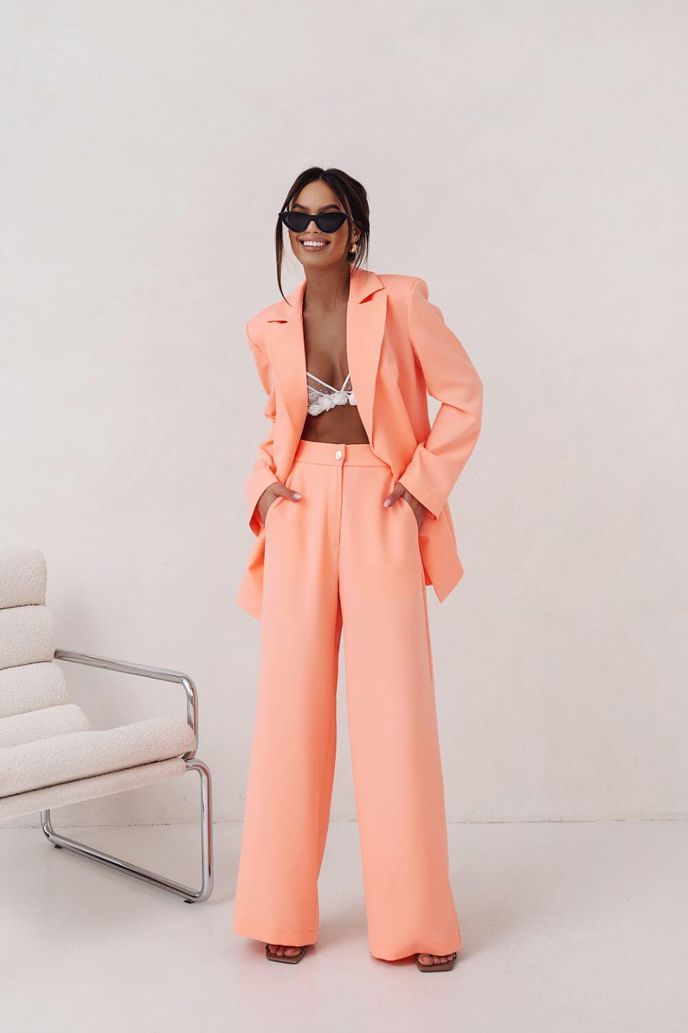 Damen Zweiteiler Set in Apricot – Sommerliches Hosen-Set für einen eleganten Auftritt 
