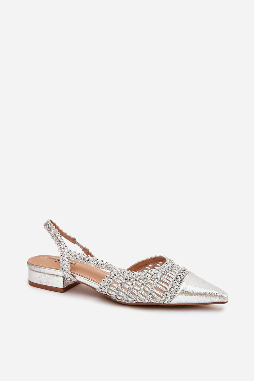 Flache Slingback-Sandalen in Silber – Modisches Highlight für sommerliche Abend-Looks.