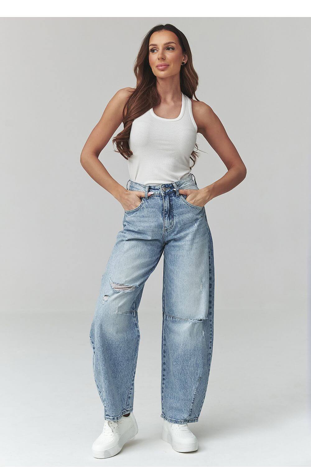 Lockere Balloon-Passform Jeans in hellem Blau – Trendiger Schnitt mit hoher Taille von Veloralux.