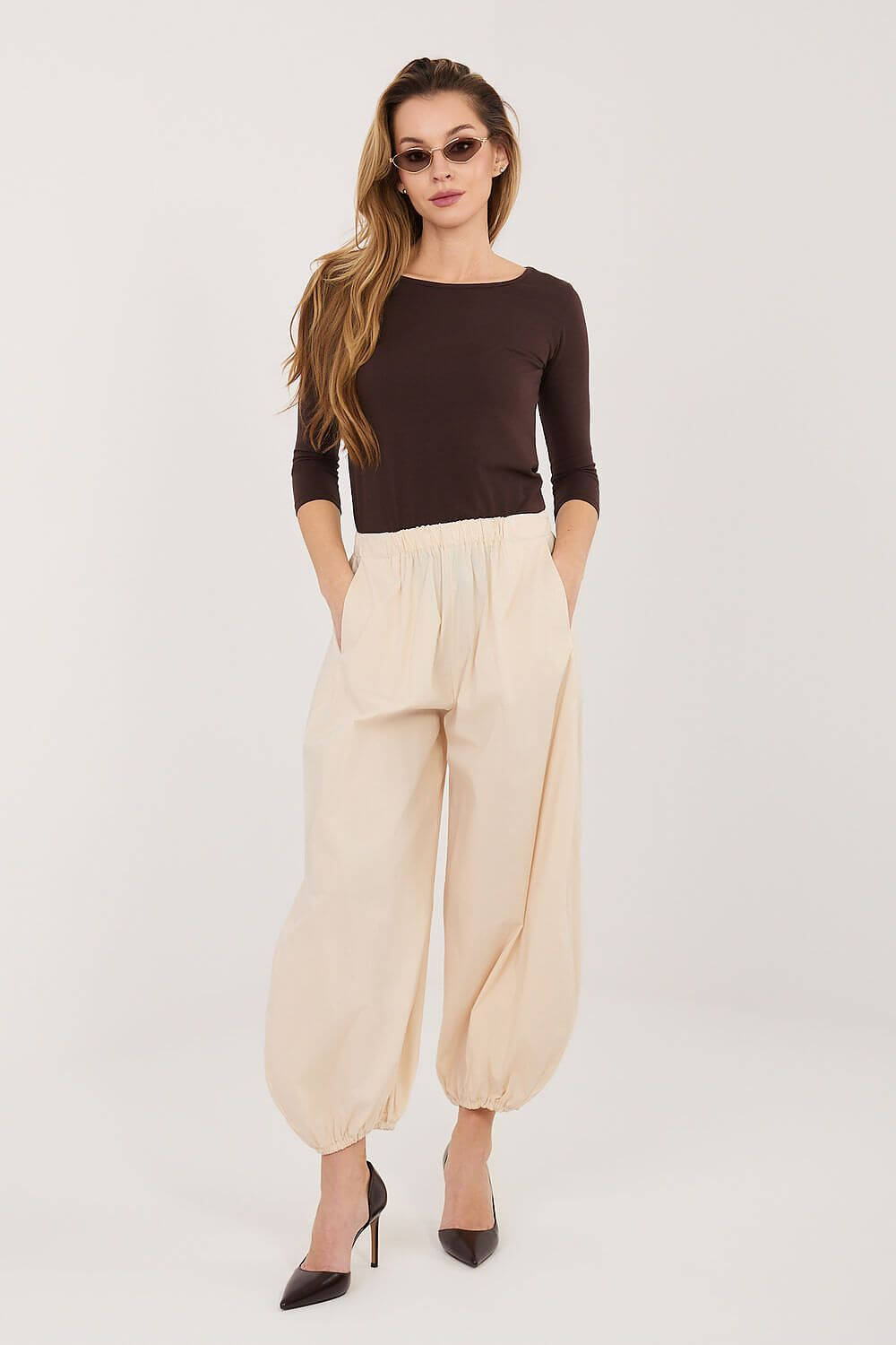 Elegante beige Damen-Haremshose weit und bequem – Velora Lux Fashion