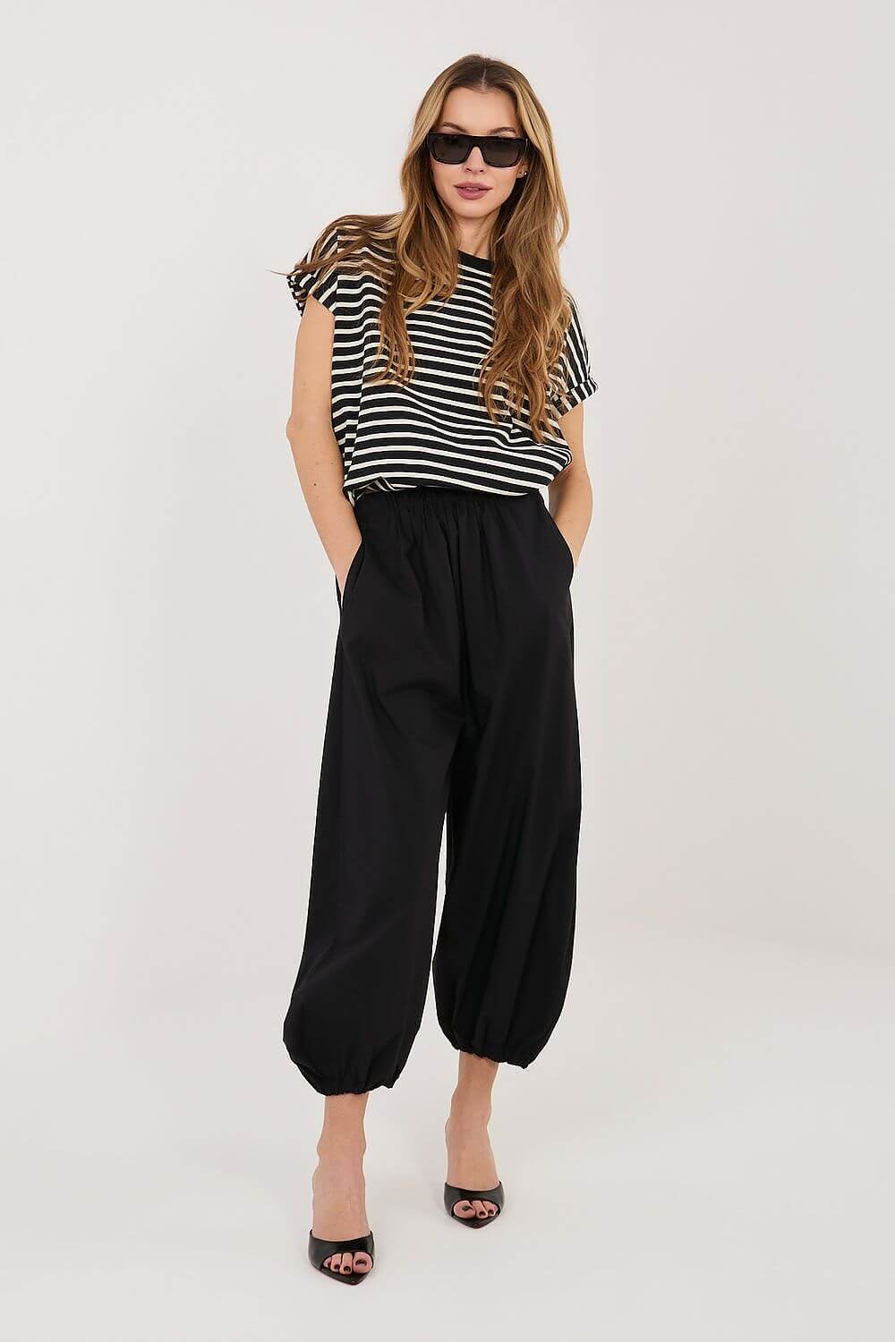 Bequeme schwarze Pluderhose für einen eleganten Alltags-Look – Velora Lux