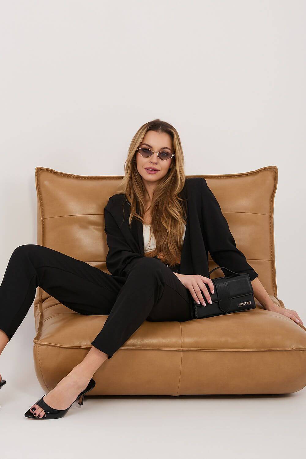 Zeitloser schwarzer Zweiteiler mit tailliertem Blazer – Elysée Set von Velora Lux