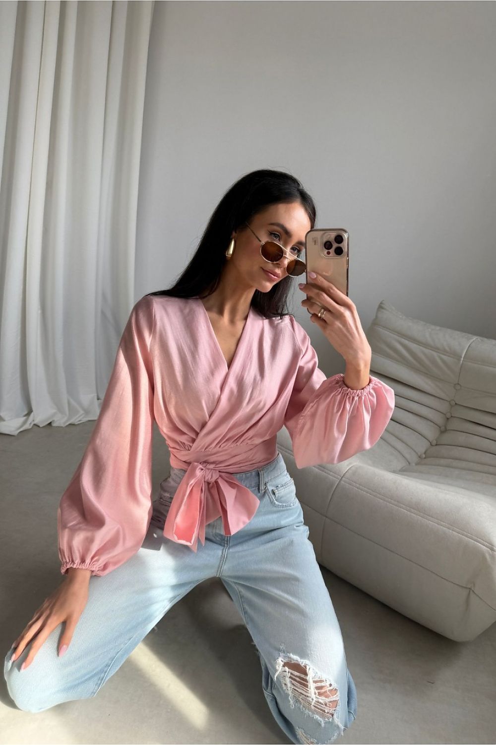  Rosafarbene Seidenoptik-Bluse zum Binden, festlicher Style – Roco Fashion