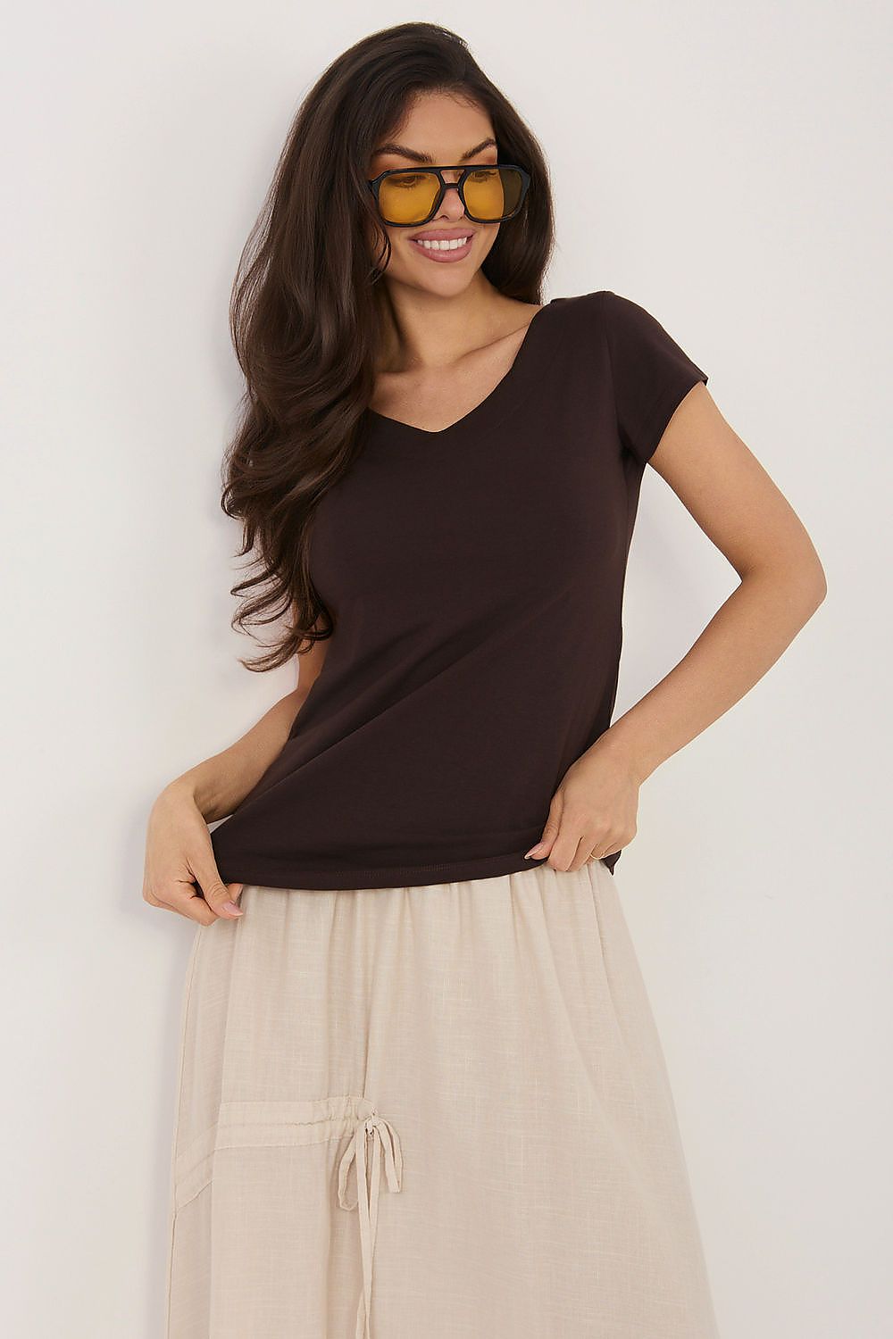 Zeitloses braunes Basic Shirt für Frauen hochwertig – Velora Lux Mode