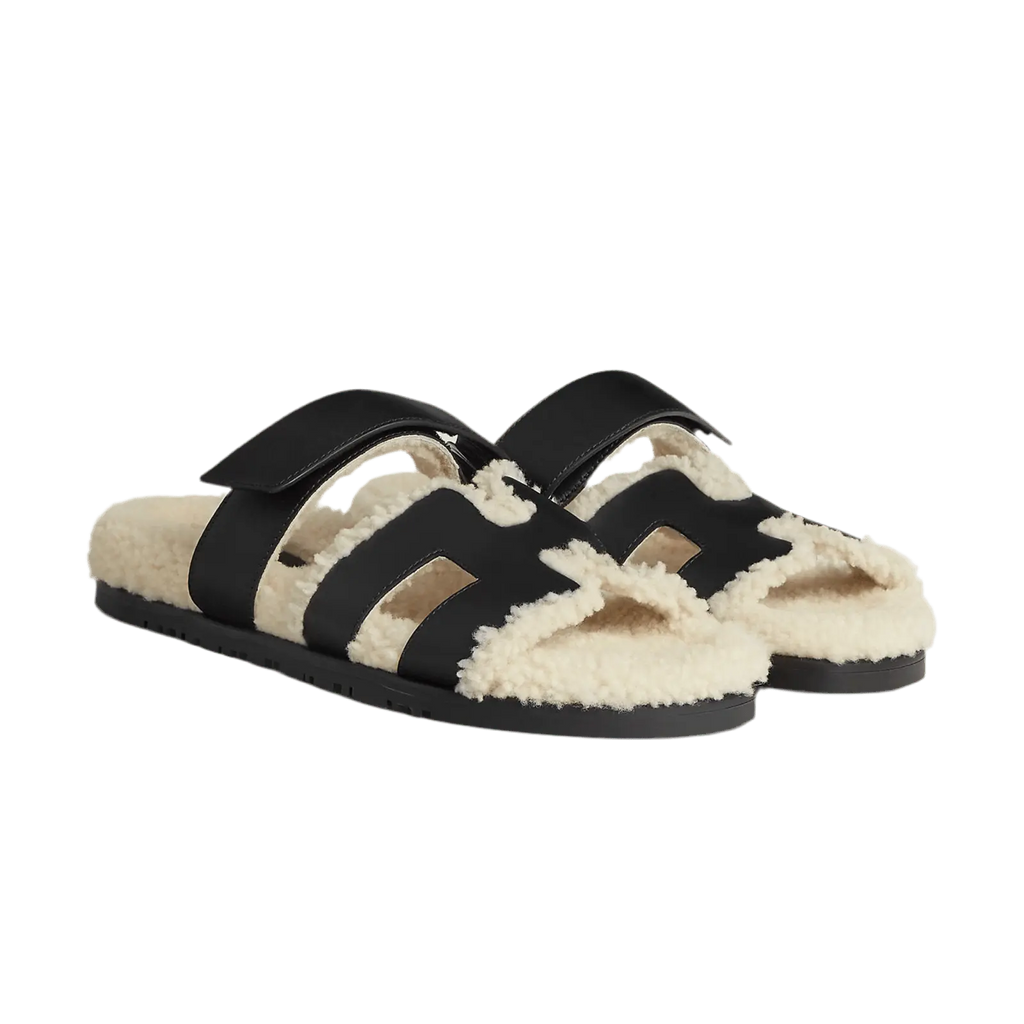 Luxus-Sandalen mit kontrastierendem weißem Sherpa-Futter für maximalen Komfort und Stil.“ velora Lux