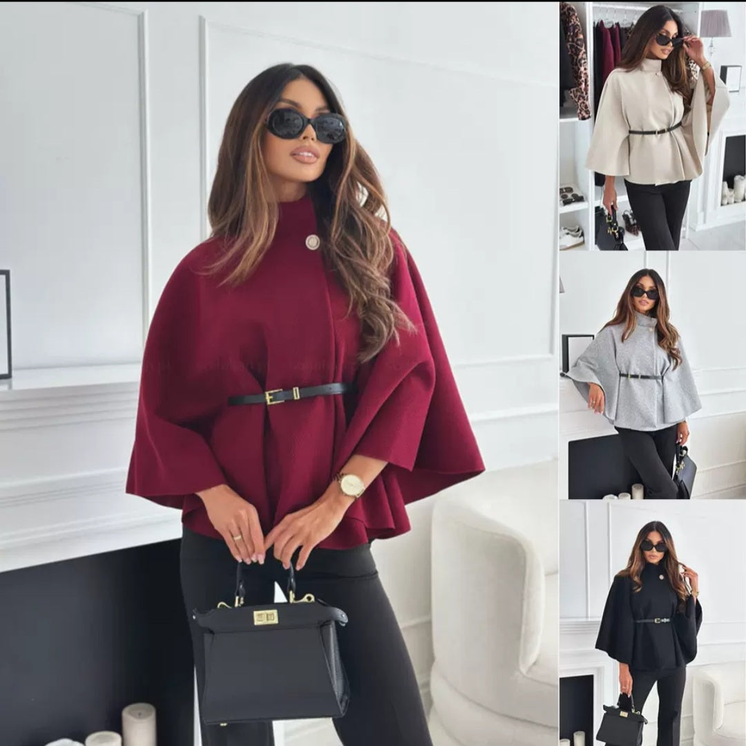 Damen Cape Mantel in Weinrot mit Taillengürtel – Schicker Poncho-Stil für einen eleganten Lagen-Look – Velora Lux 