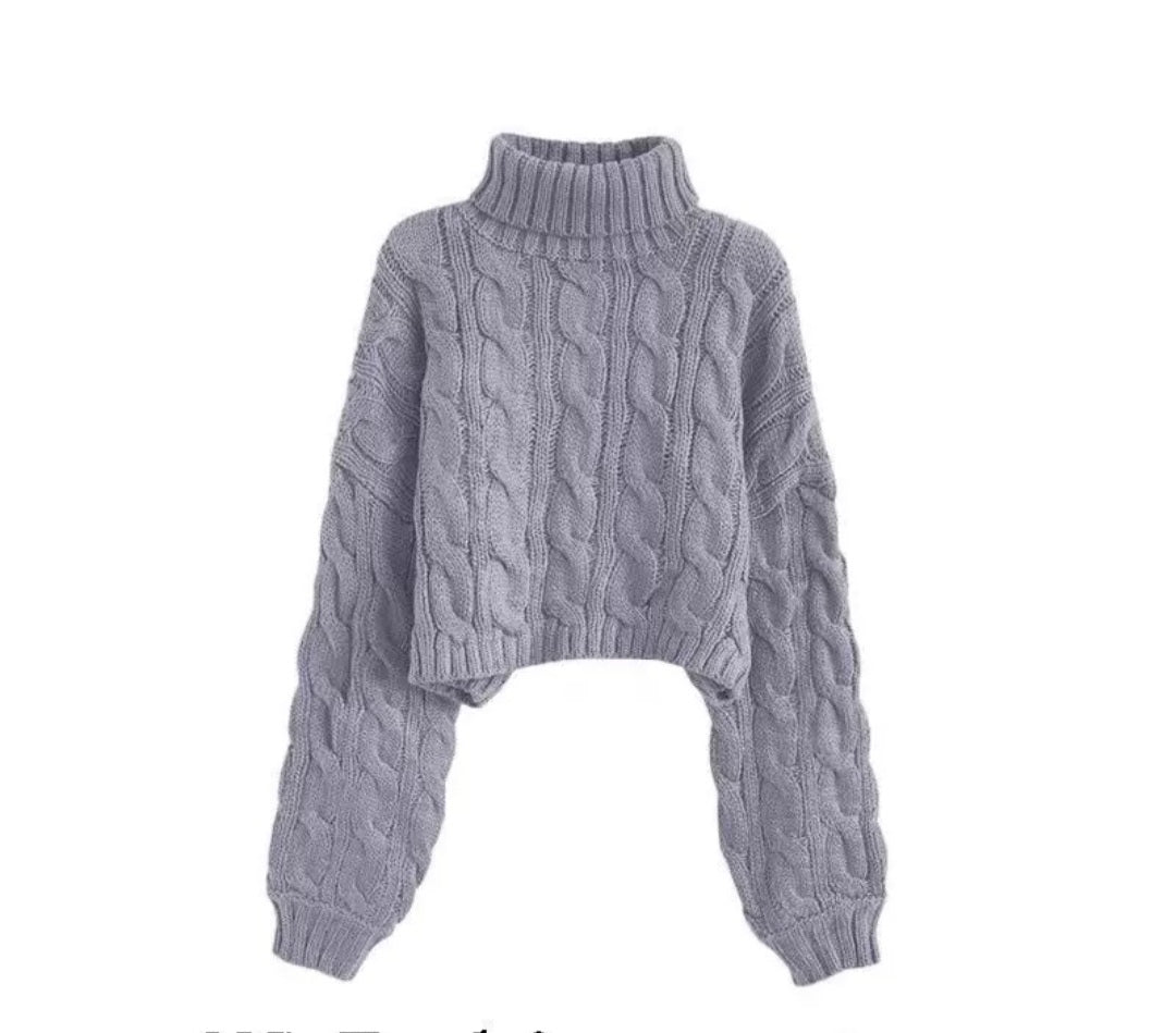 Grauer Zopfstrickpullover kurz geschnitten – Stilvoller Damenpullover aus weichem Strick für kalte Tage – Velora Lux 